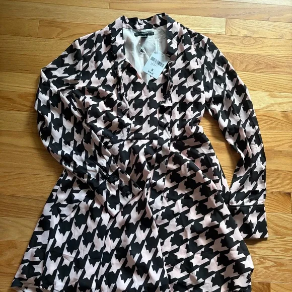 Forever 21 Black and Pink Patterned Long Sleeve Dress - Picture 2 of 4
